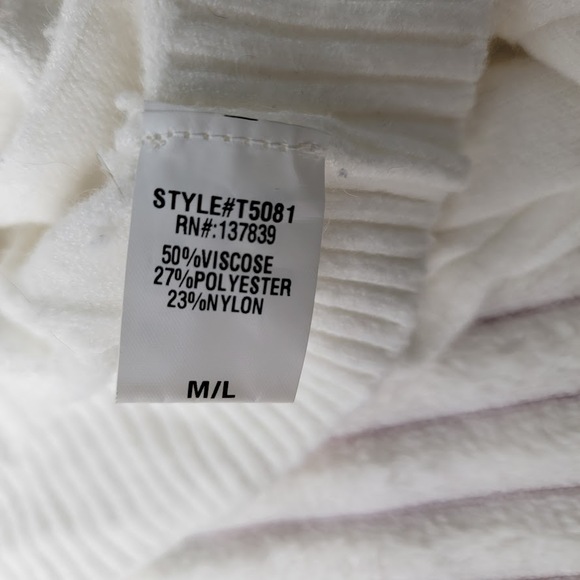 Dreamers by Debut White Cropped Sweater M/L Soft Stretchy Cozy Holiday Capsule - Picture 7 of 8